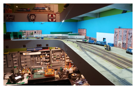 Image 5: With the maintenance centre behind you, it's amazing what you can fit in only 8 feet x 1.5 feet