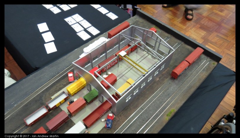 Image 8: The 3-road shed from the above the other entrance. With a lot of spots across the three roads the layout is highly operable.